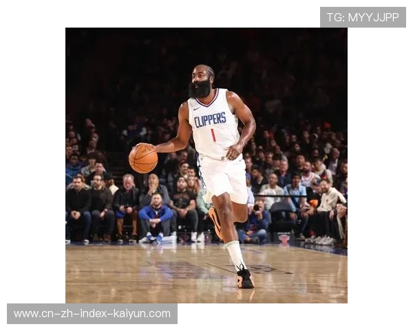 开拓者缺乏稳定进攻组织点,战术执行混乱与篮板保护不足